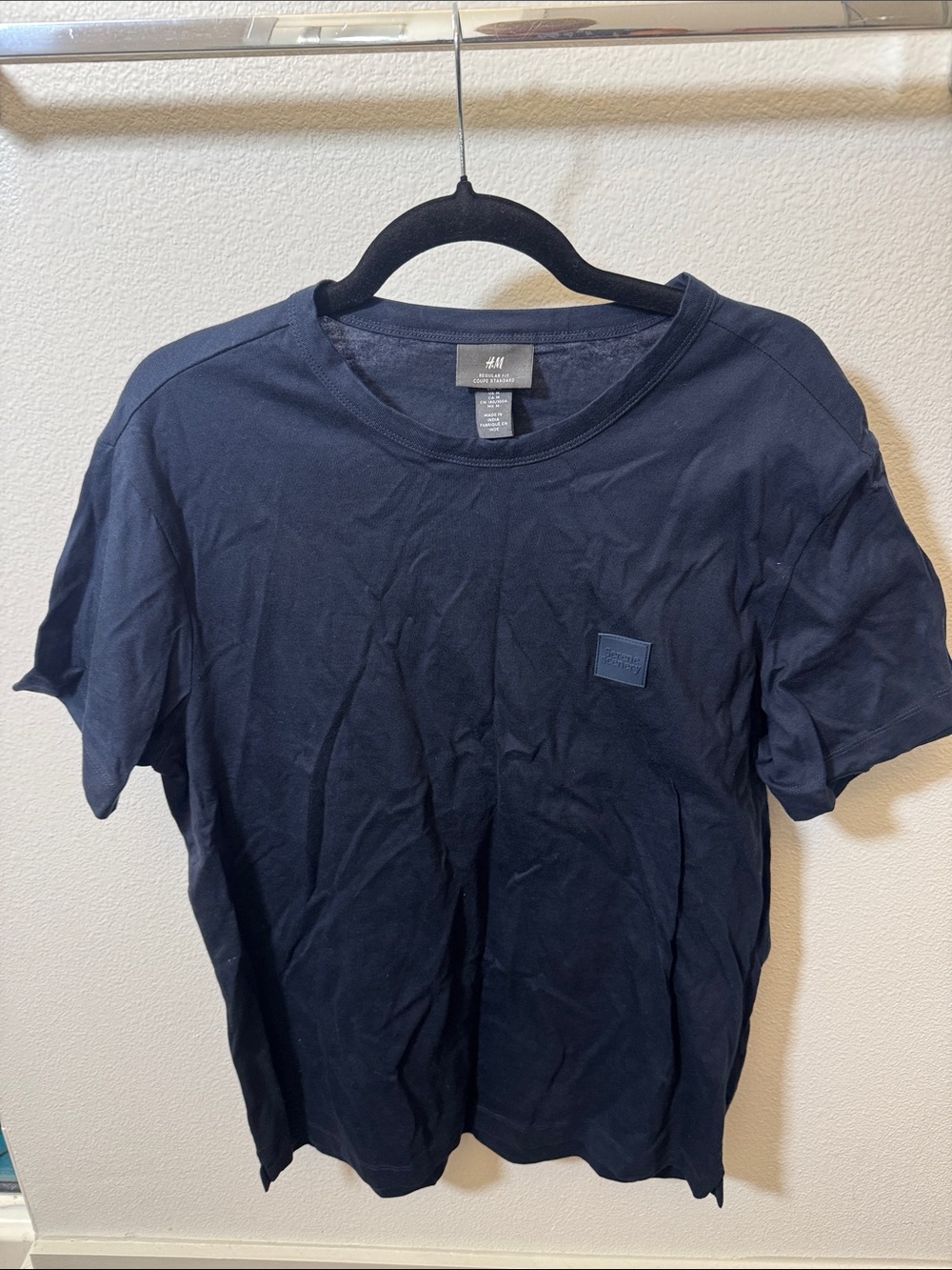 H&M Men’s Navy Crew Neck shirt Medium
